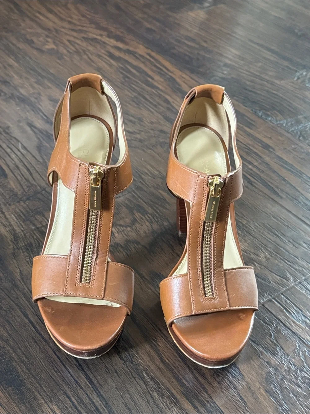 Michael Kors stylish cognac